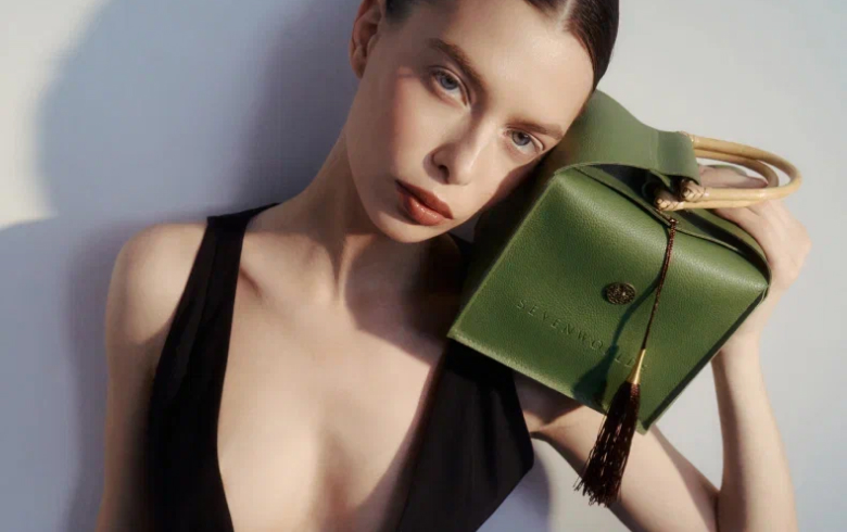 woman-with-green-bag