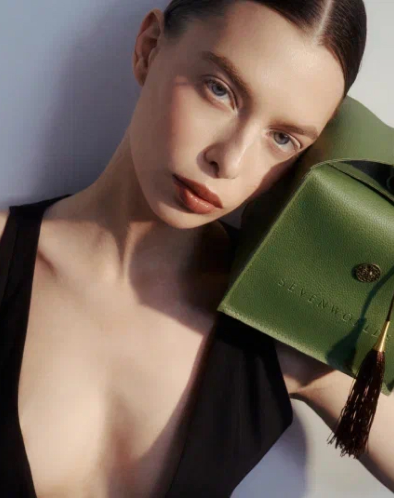 woman-with-green-bag